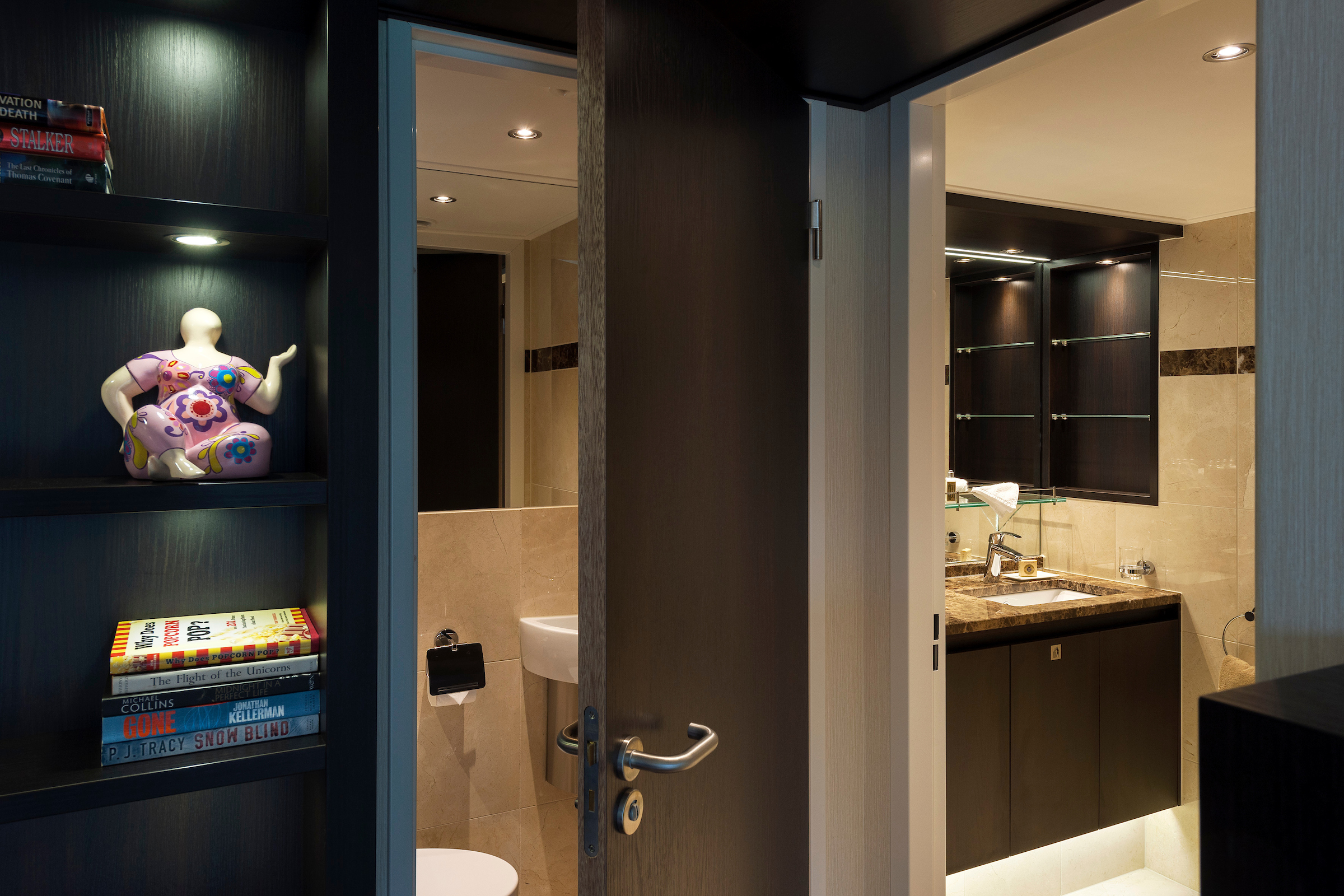 Avalon_Poetry II_Royal Suite_Bathroom_02.jpg